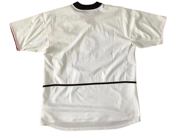 Manchester United 2003 kit season at best price. Shop now your retro football kits in Glamour Soccer Store. Original quality and printing.