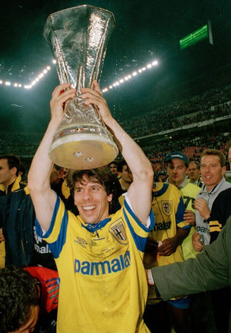 Parma 1993-94 Home Kit