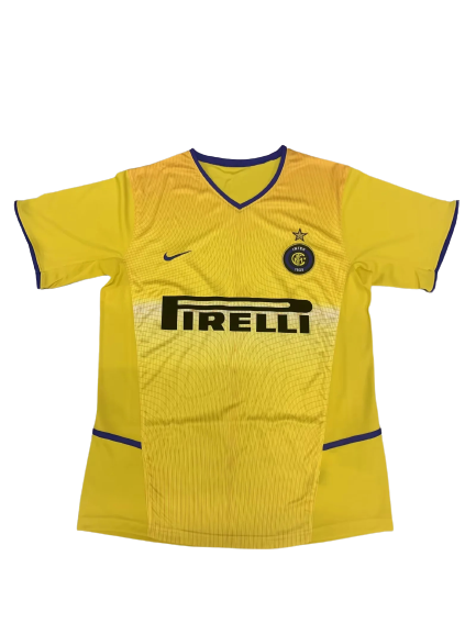Internazionale Milano 2002-03 kit season at best price. Shop now your retro football kits in Glamour Soccer Store. Original quality and printing.