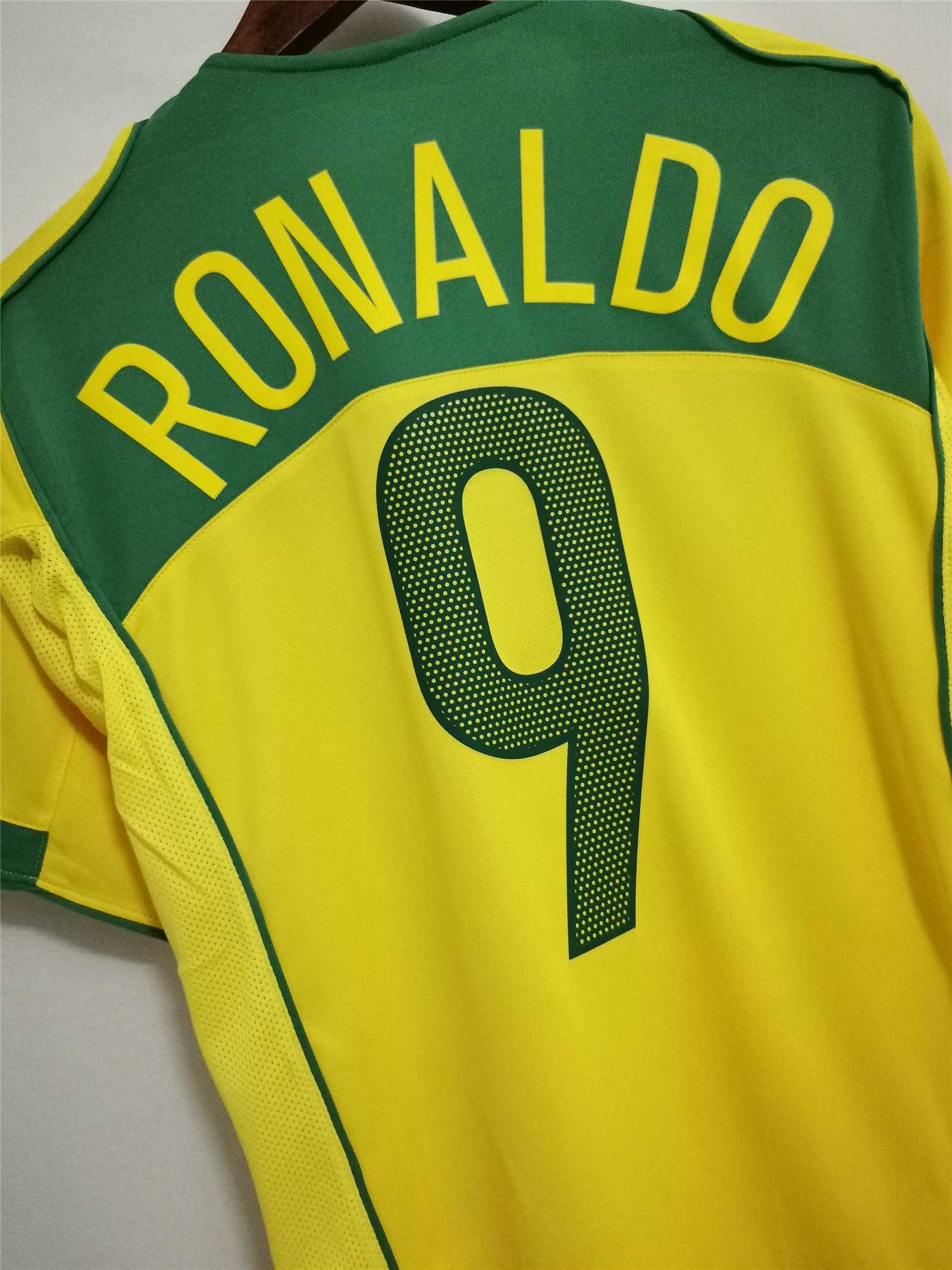 Brazil 2004 Kit Home