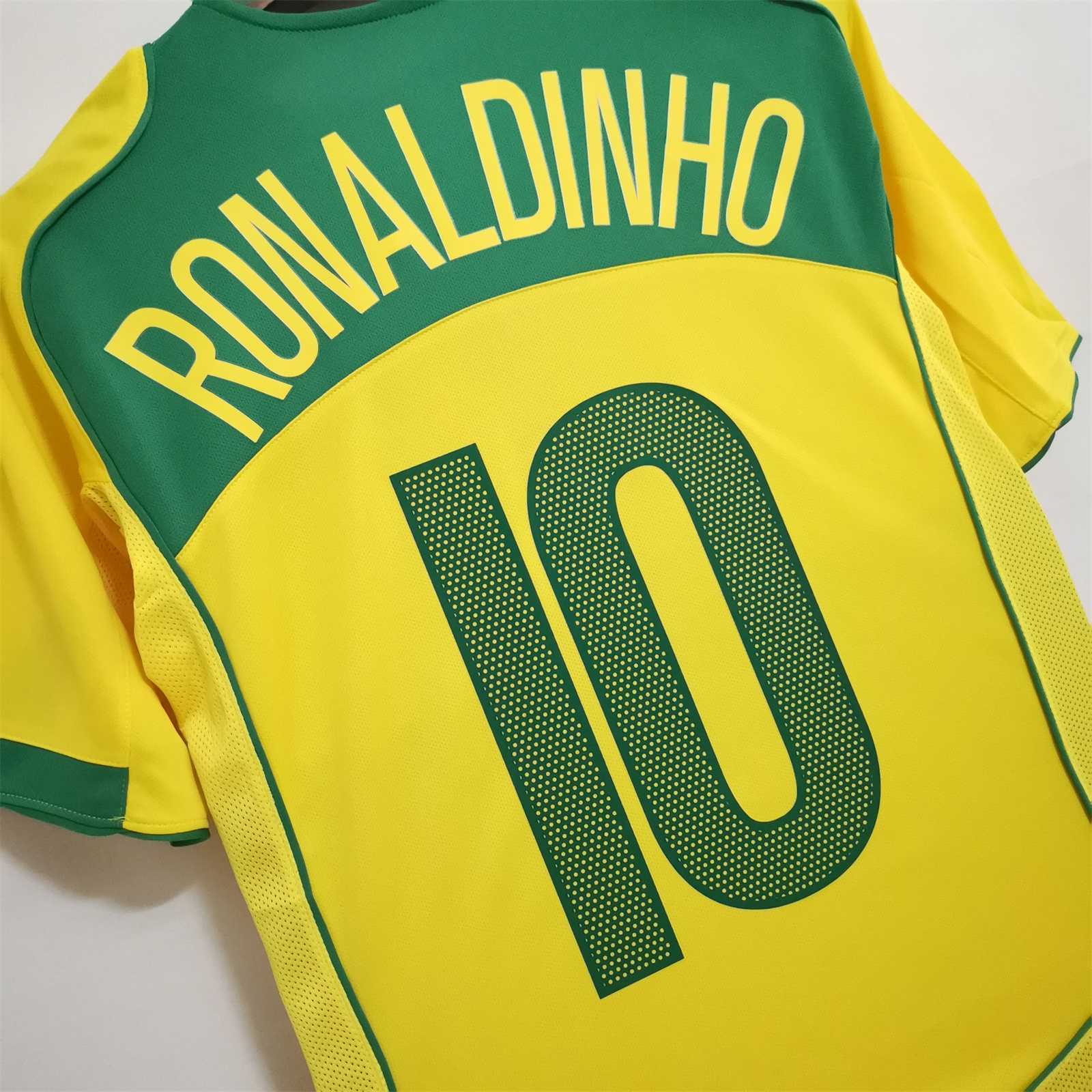 Brazil 2004 Kit Home