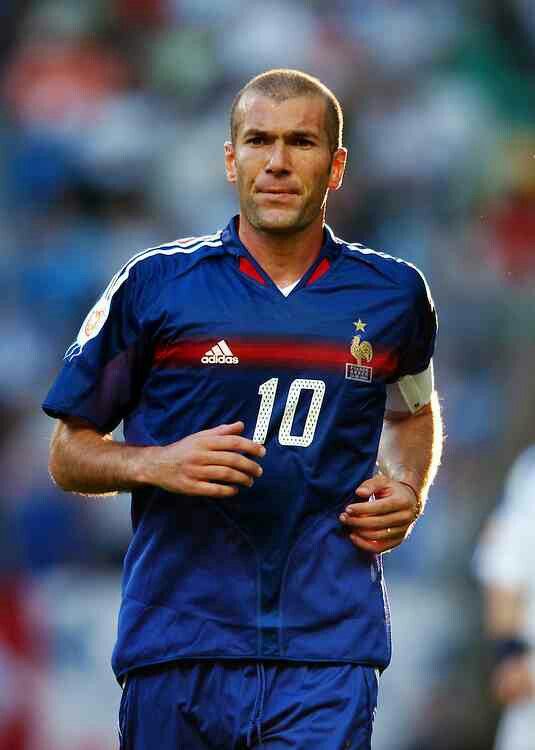 Zidane in action in Euro 2004