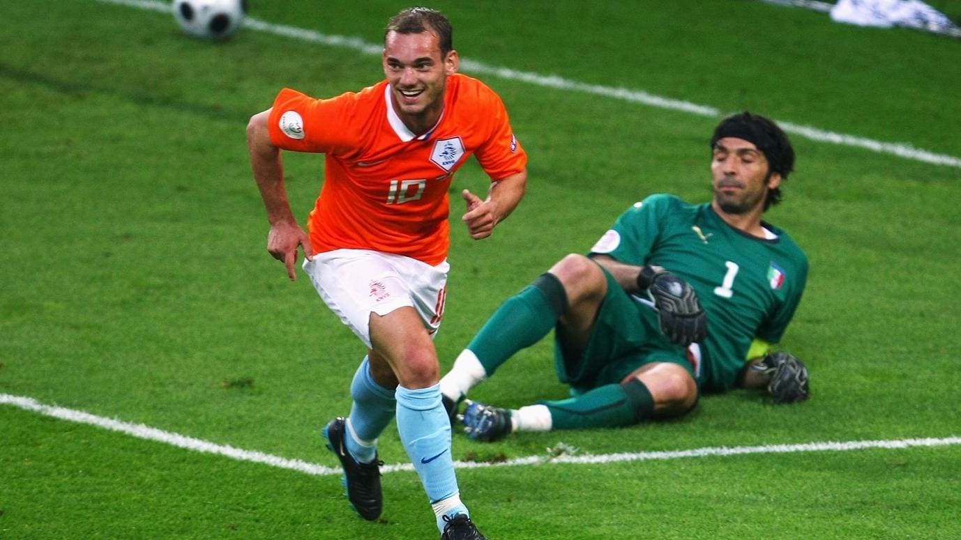 2008-holland-european-home-kit-sneijder
