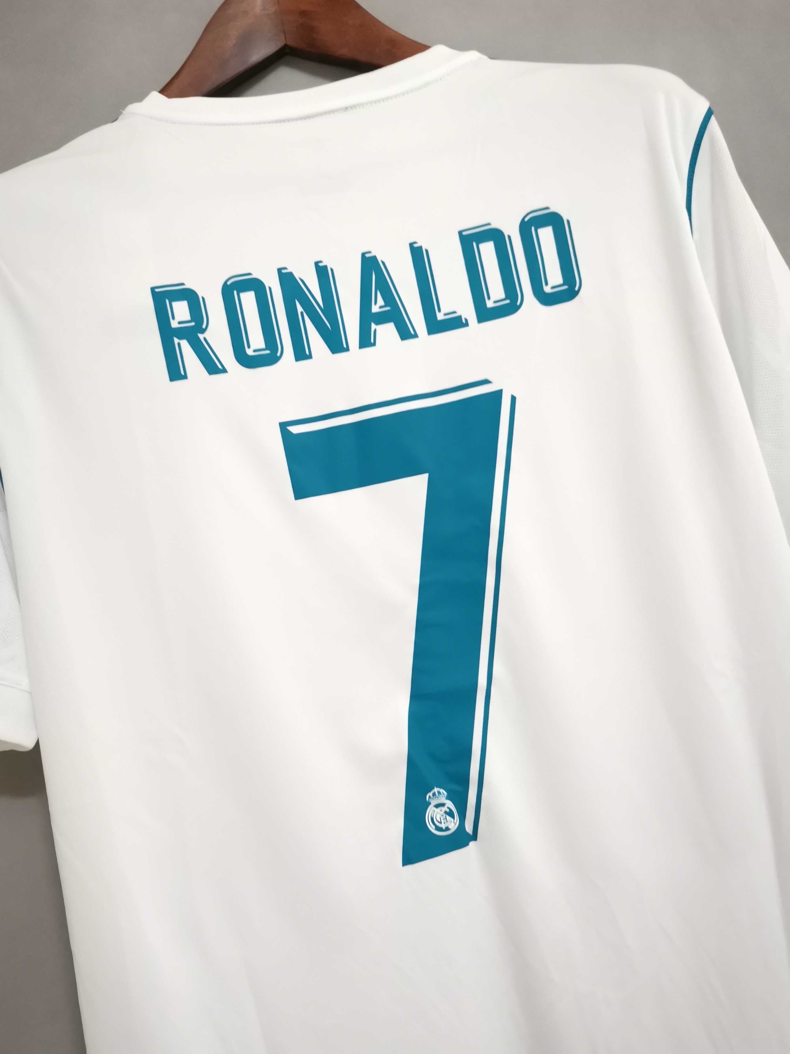 Real madrid best sale kit 2017 2018